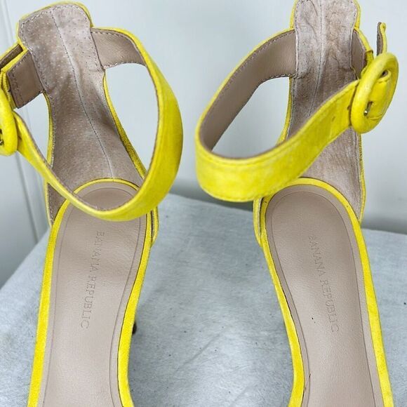 Banana Republic Suede Leather Yellow Heeled Sandals 7.5 - Picture 3 of 9